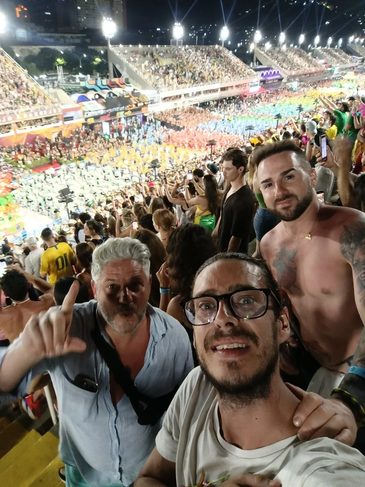 Ambiente del Sambódromo durante una noche de Carnaval