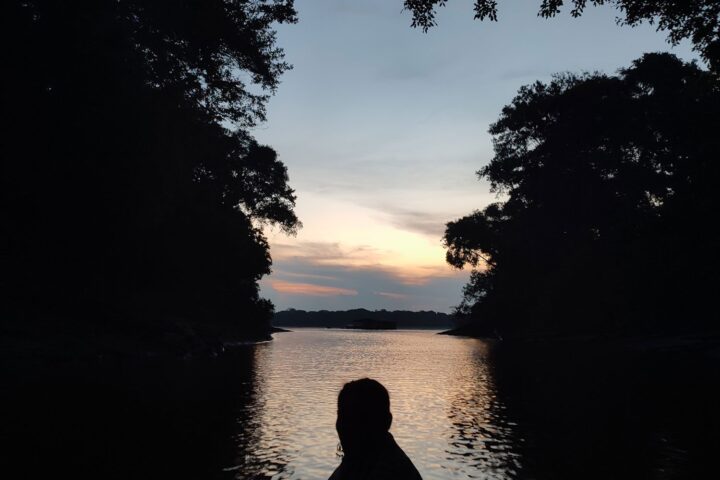 Atardecer Lago Tarapoto, Amazonas, Colombia - Instinto Mochilero