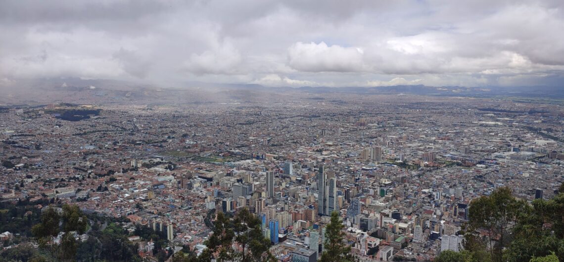 Panorámica en Bogotá desde Monserrate (Colombia) - Instinto Mochilero