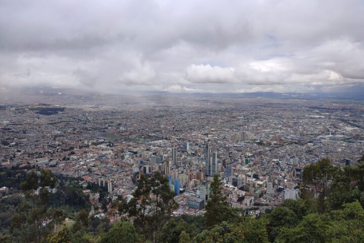 Panorámica en Bogotá desde Monserrate (Colombia) - Instinto Mochilero